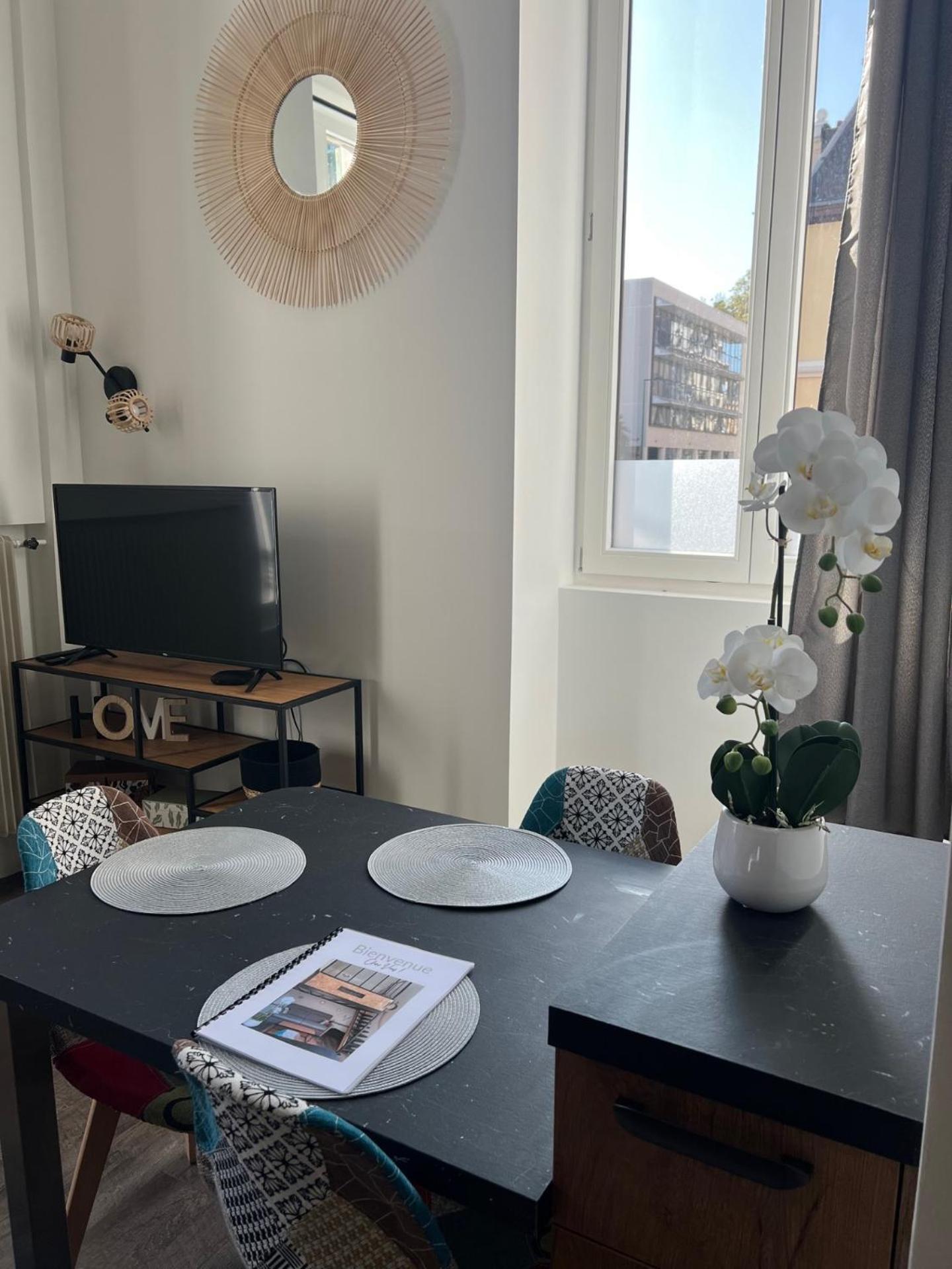 Le Terminus Apartment Aix-les-Bains Bagian luar foto