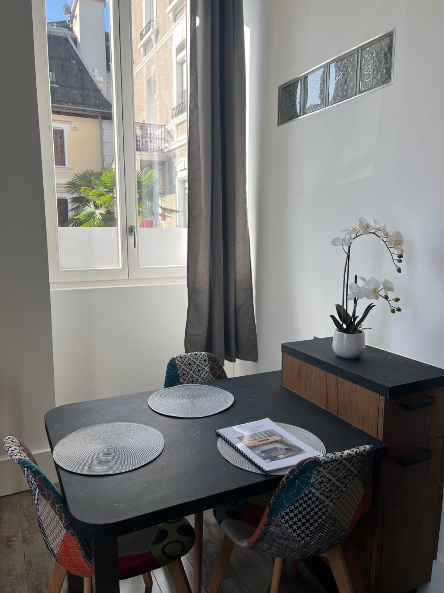 Le Terminus Apartment Aix-les-Bains Bagian luar foto